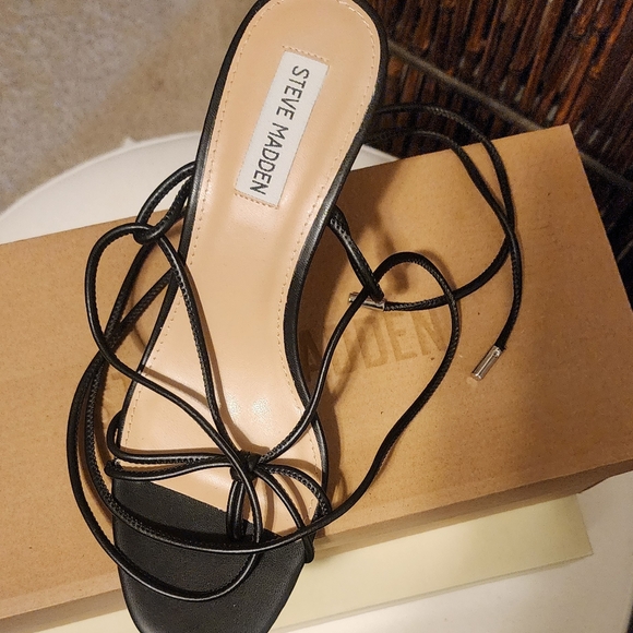 Steve Madden Black Strappy Heels - Picture 1 of 1